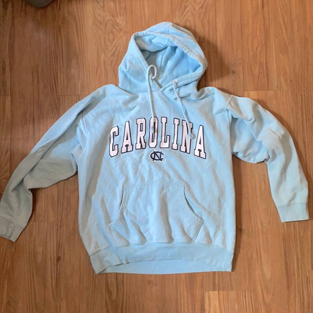 Carolina tar heels sweatshirt size medium